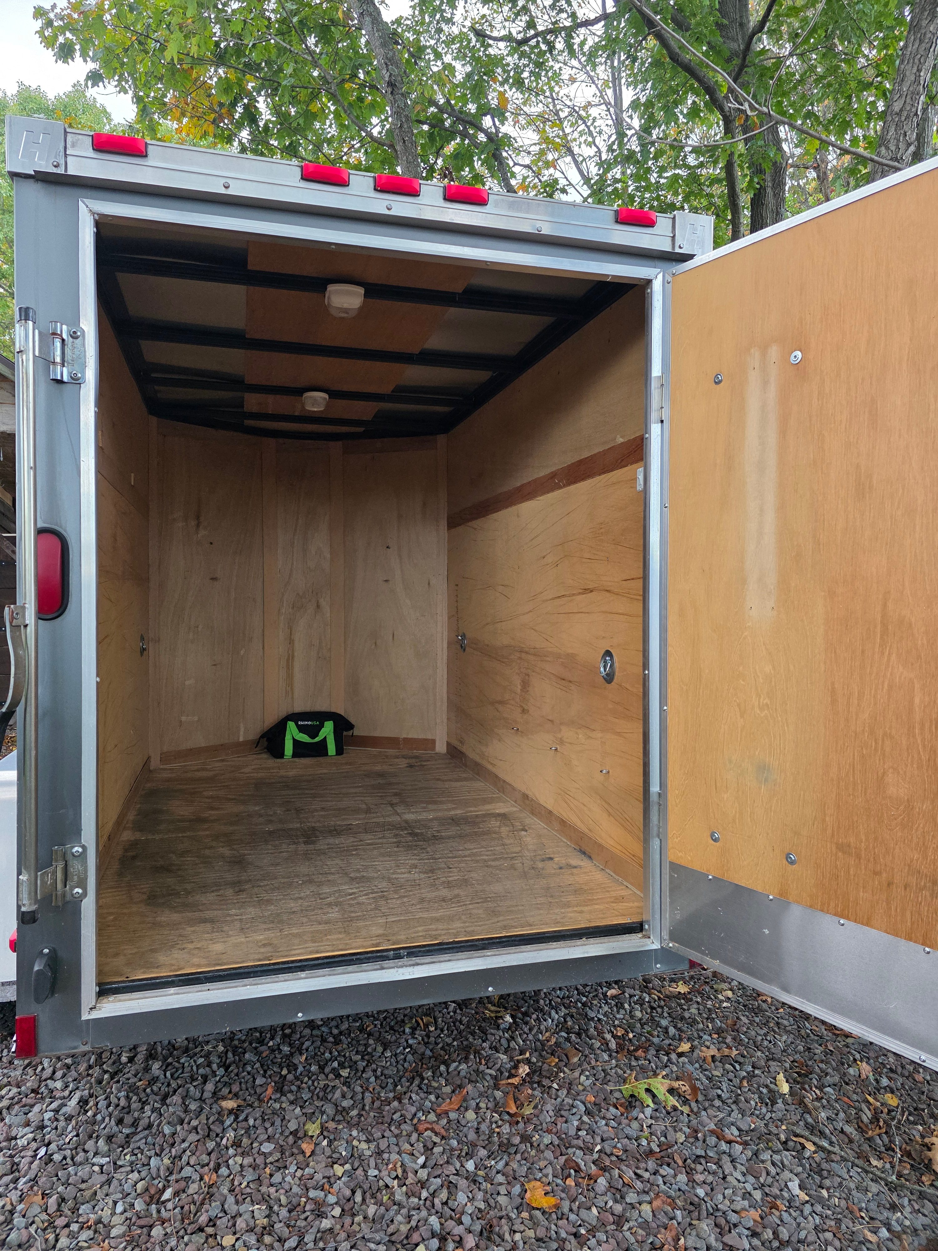 Enclosed Trailer thumbnail 3